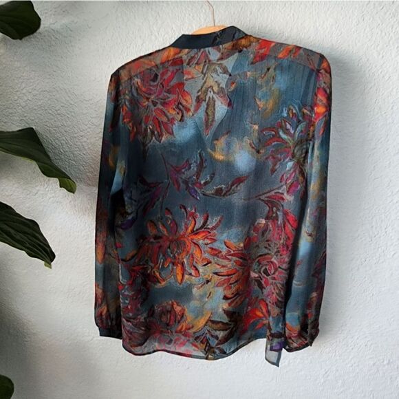 Chico's 100% silk long sleeve floral blouse - Picture 6 of 13